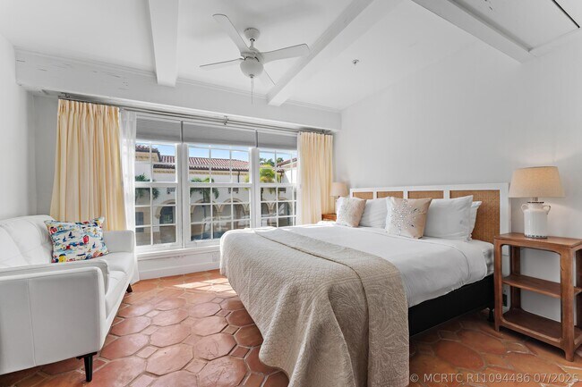Foto del edificio - 235 Sunrise Ave