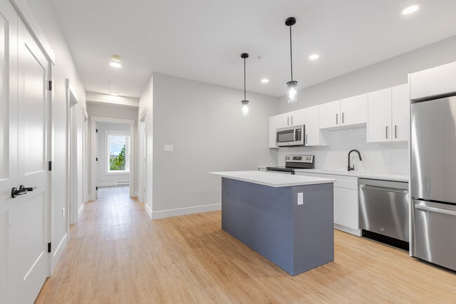 Building Photo - Apartment for Rent