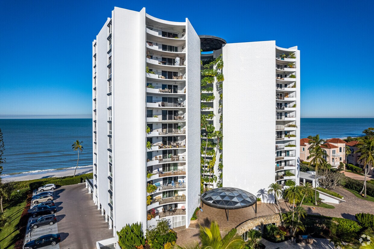 3951 Gulf Shore Blvd N - Horizon House
