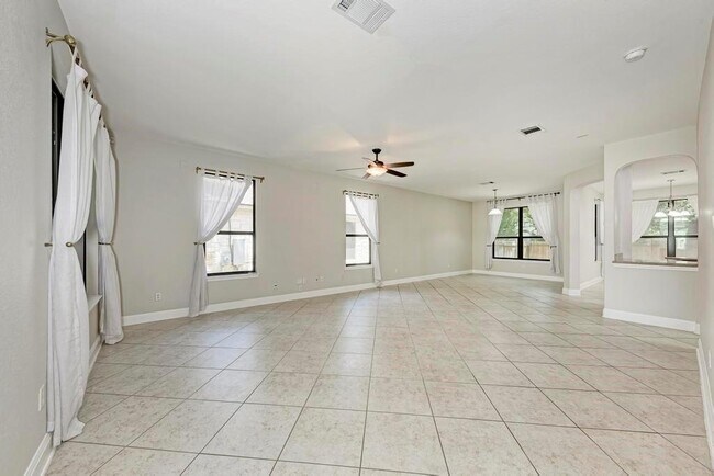 Building Photo - 500 Tyree Rd