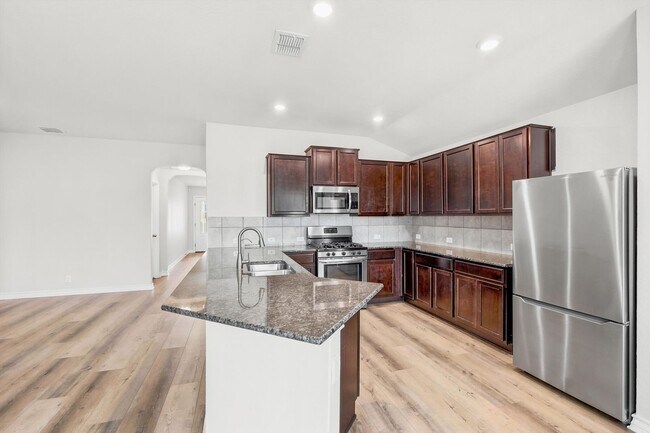 Foto del edificio - Freshly painted 3 bed 2 bath home!