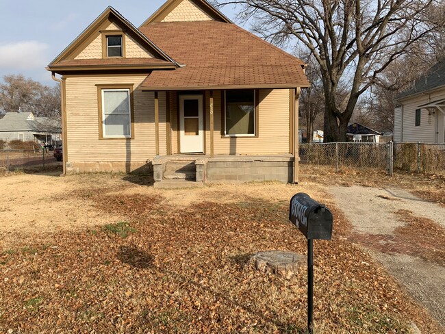 Building Photo - 850 W Elm St