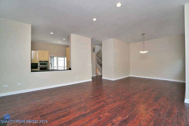 Building Photo - 1501 S Prairie Ave