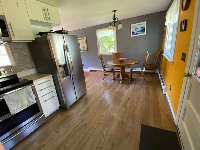 Dinning Room - 3 Leatherleaf Rd