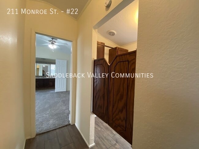 Building Photo - 211 Monroe St