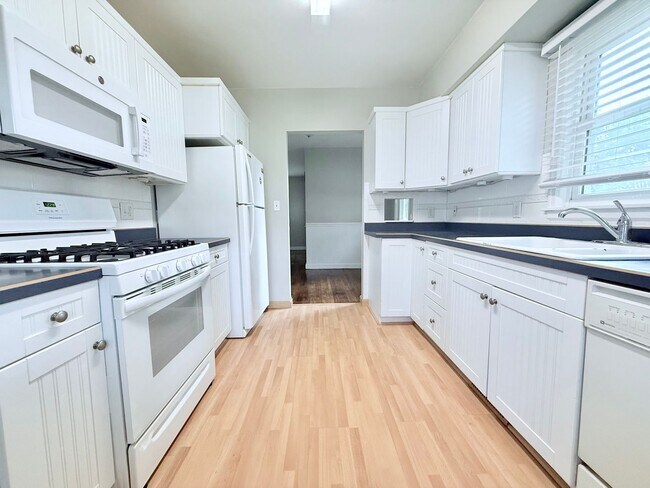 Foto del edificio - 310 N Division St