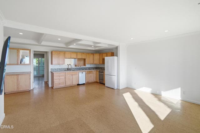 Building Photo - 681 Ocean View Dr