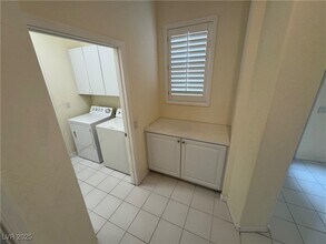 Building Photo - 14 Hunt Valley Trail