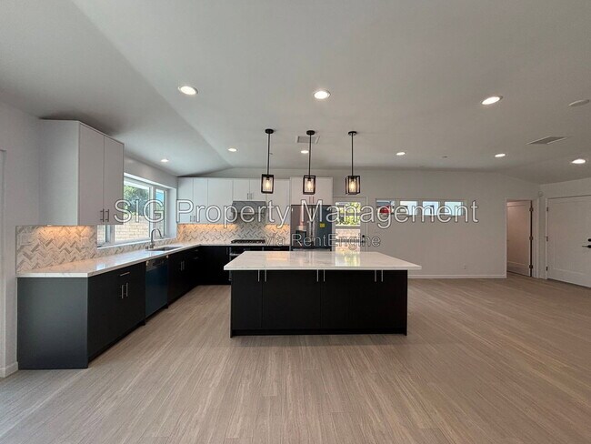 Foto del edificio - 2230 Sherwood Pl