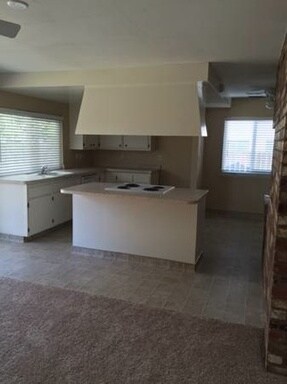 Building Photo - 1738 Bella Casa Dr