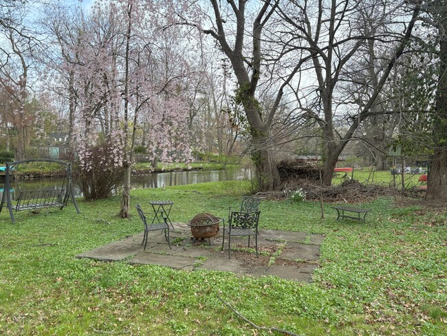 Patio - 207 Holly St