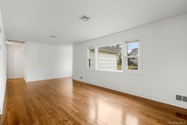 Foto del edificio - 319 Wagner Ave