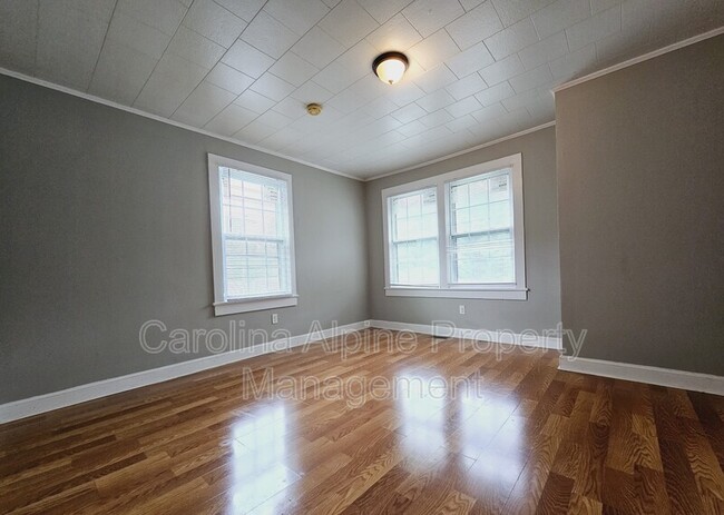 Building Photo - 211 River St