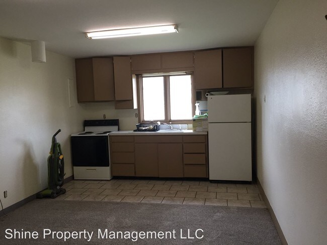 Building Photo - 1310 Moose Dr