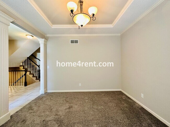 Building Photo - First Floor Primary Bedroom, Stainless Ste...