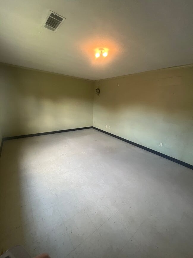 Foto del edificio - 370 E Gordon Ave