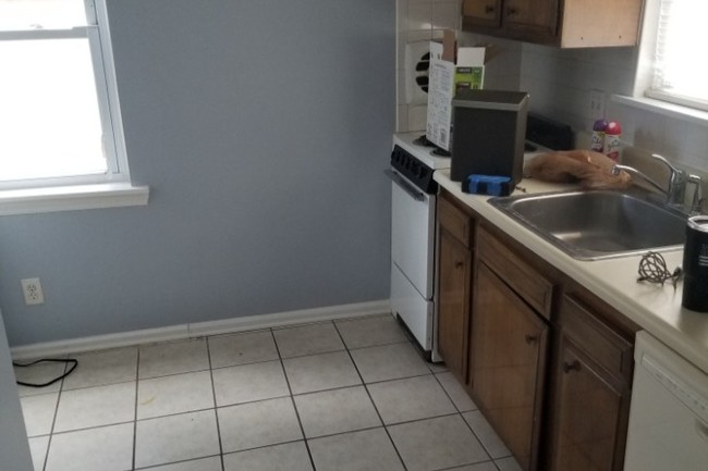 Kitchen - 2451 Berkley Ave SW