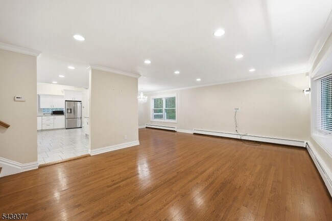 Building Photo - 47 Crossbrook Rd