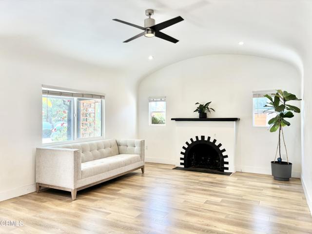 Building Photo - 125 S Santa Rosa St