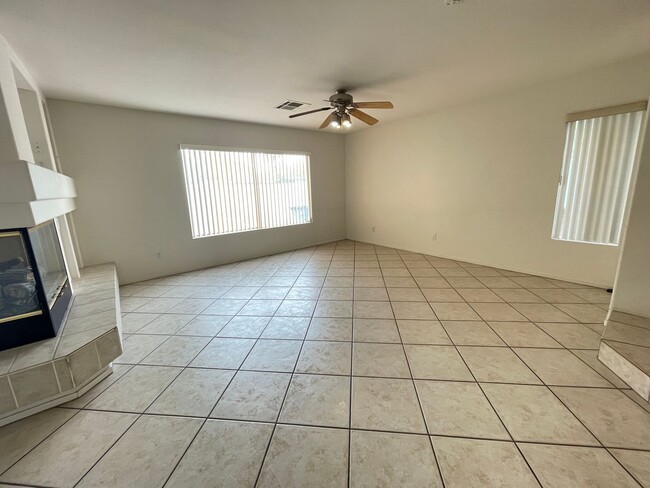 Building Photo - 9751 Ocotillo Falls Ave