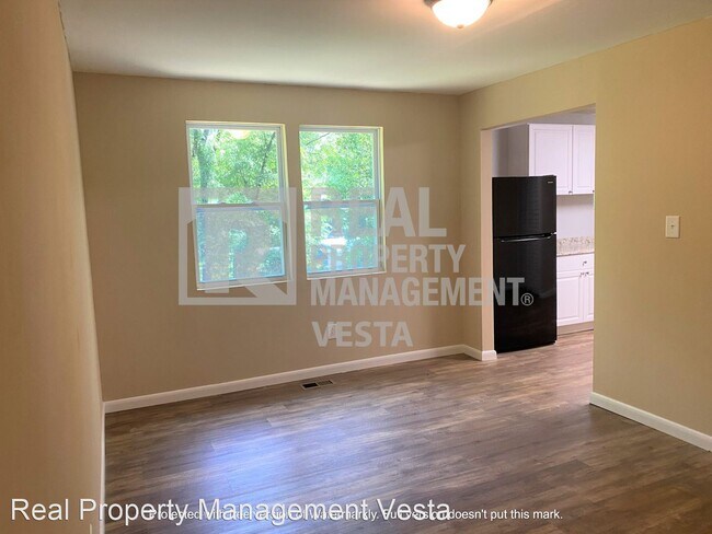 Building Photo - 3 br, 1.5 bath House - 3137 Masseyville Rd.