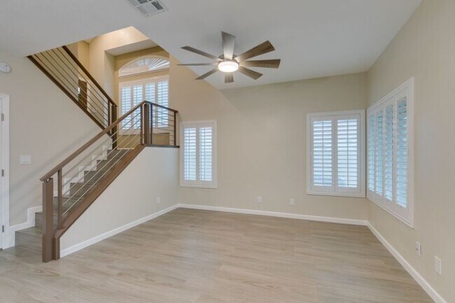 Foto del edificio - Fully Remodeled Corner-Lot Home with Dual Primary Suites & Private Patio