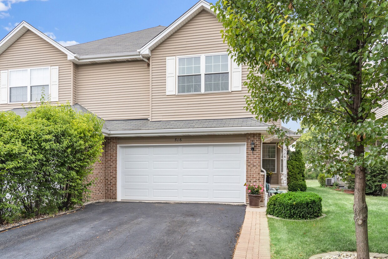516 Maggie Ln, Romeoville, IL 60446 Condo for Rent in Romeoville, IL
