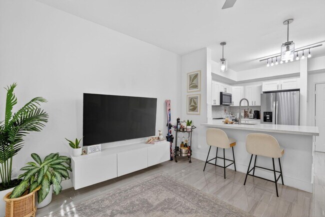 Foto del edificio - 533 NE 3rd Ave