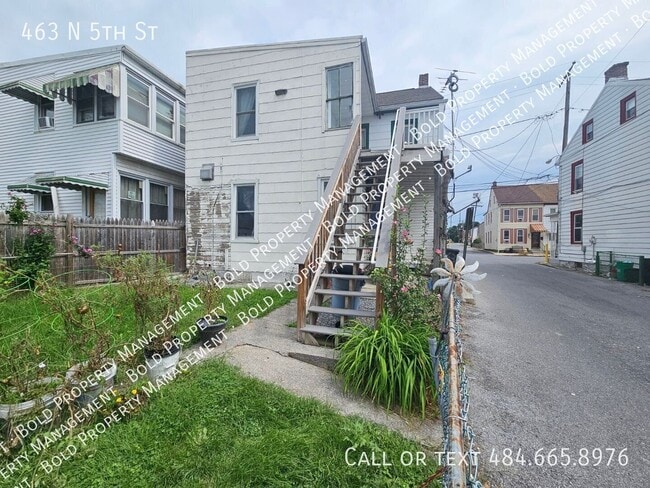Building Photo - 463 N 5th St