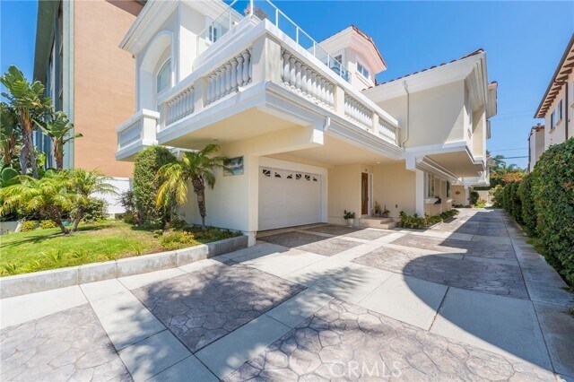 Building Photo - 1206 S Catalina Ave