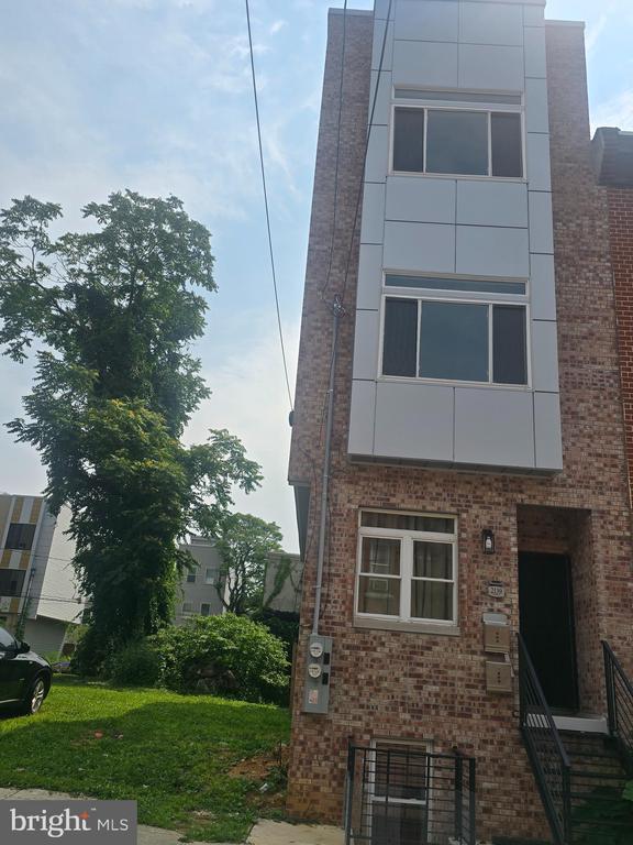 Building Photo - 2139 N 9th St