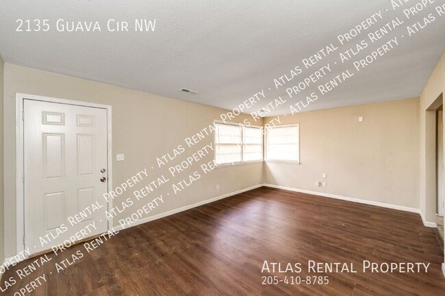 Foto del edificio - 2135 Guava Cir NW