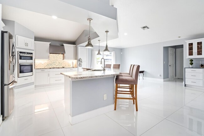 Foto del edificio - 6715 NW Pinson Ct