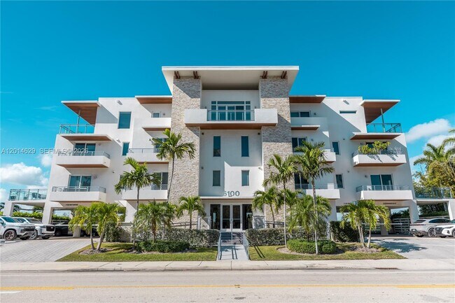 Foto del edificio - 6100 N Ocean Dr