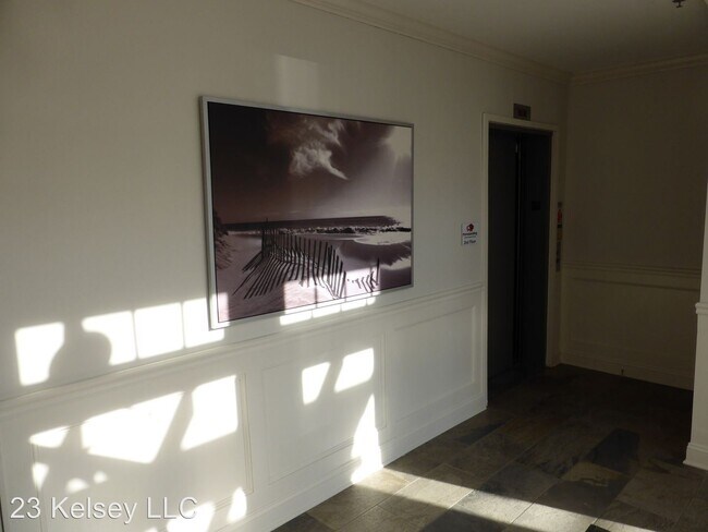 Foto del edificio - 737-749 Boston Post Rd