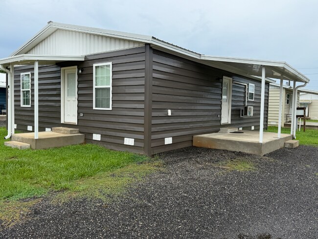 Foto del edificio - 80 Redwood Ln