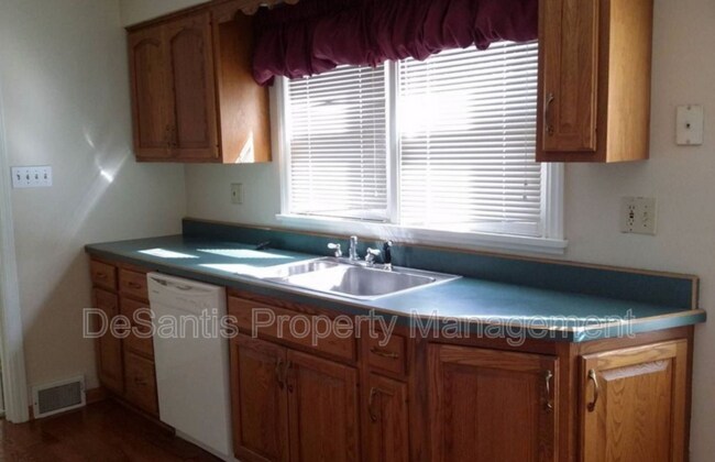 Building Photo - 5545 Brightwood Rd