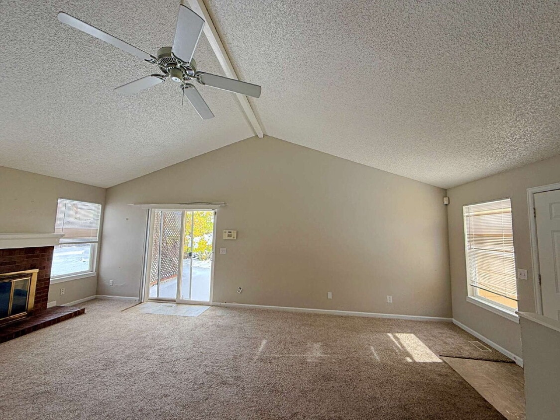 Wonderful 4 Bedroom Ranch in Lexington East and Minutes to Buckley SFB - Wonderful 4 Bedroom Ranch in Lexington East and Minutes to Buckley SFB
