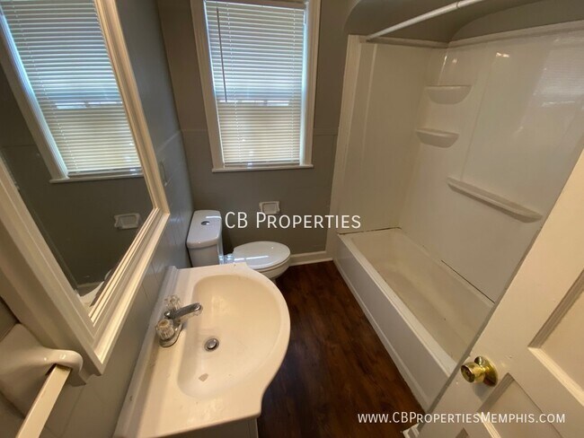 Building Photo - 1/2 Off First Month's Rent!!!