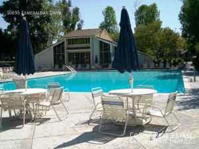 Foto del edificio - 10695 Esmeraldas Dr