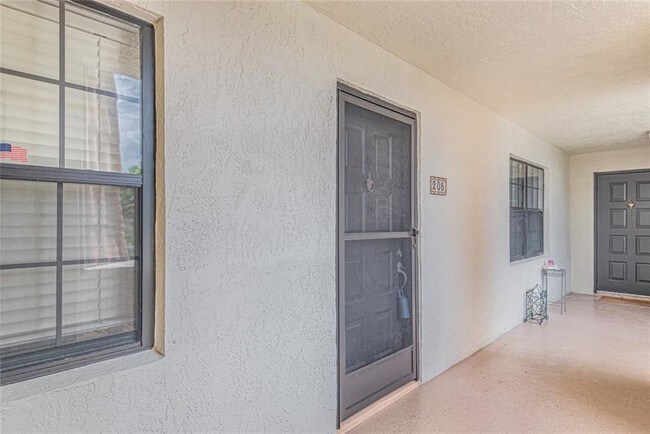 Foto del edificio - 3100 SE Pruitt Rd