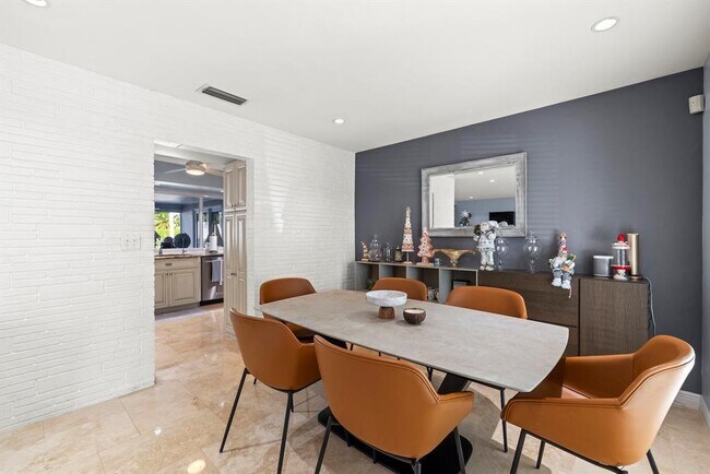 Foto del edificio - 6251 NE 19th Ter