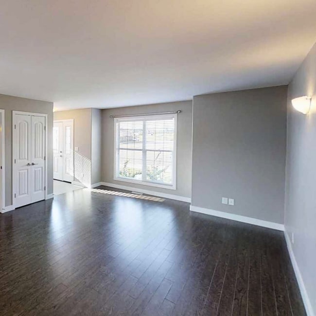 Building Photo - 8825-8896 96 Ave