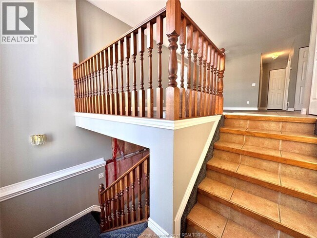 Building Photo - 264 Kempt St