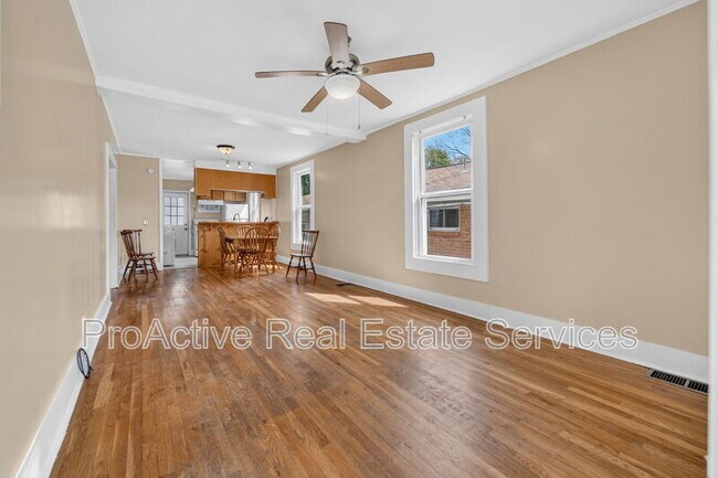 Foto del edificio - 1004 Woronoca Ave