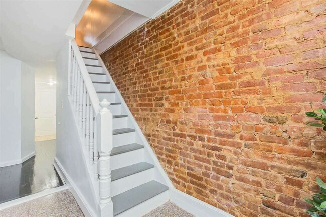 Foto del edificio - 154 Van Horne St