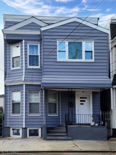 Primary Photo - 37 Blum St