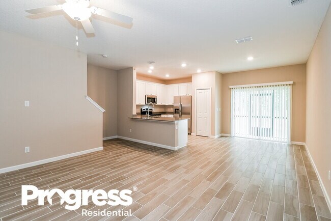 Foto del edificio - 611 Cherry Ridge Dr