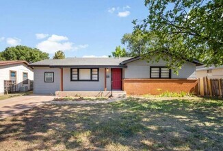 Building Photo - 2004 45th St