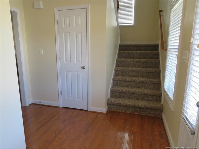 Building Photo - 270 Hayden Ln